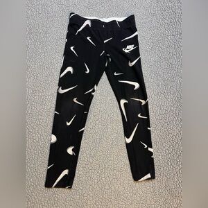 Nike Sportswear Favorites Girls Leggings Size Small Toddler Size Black And White